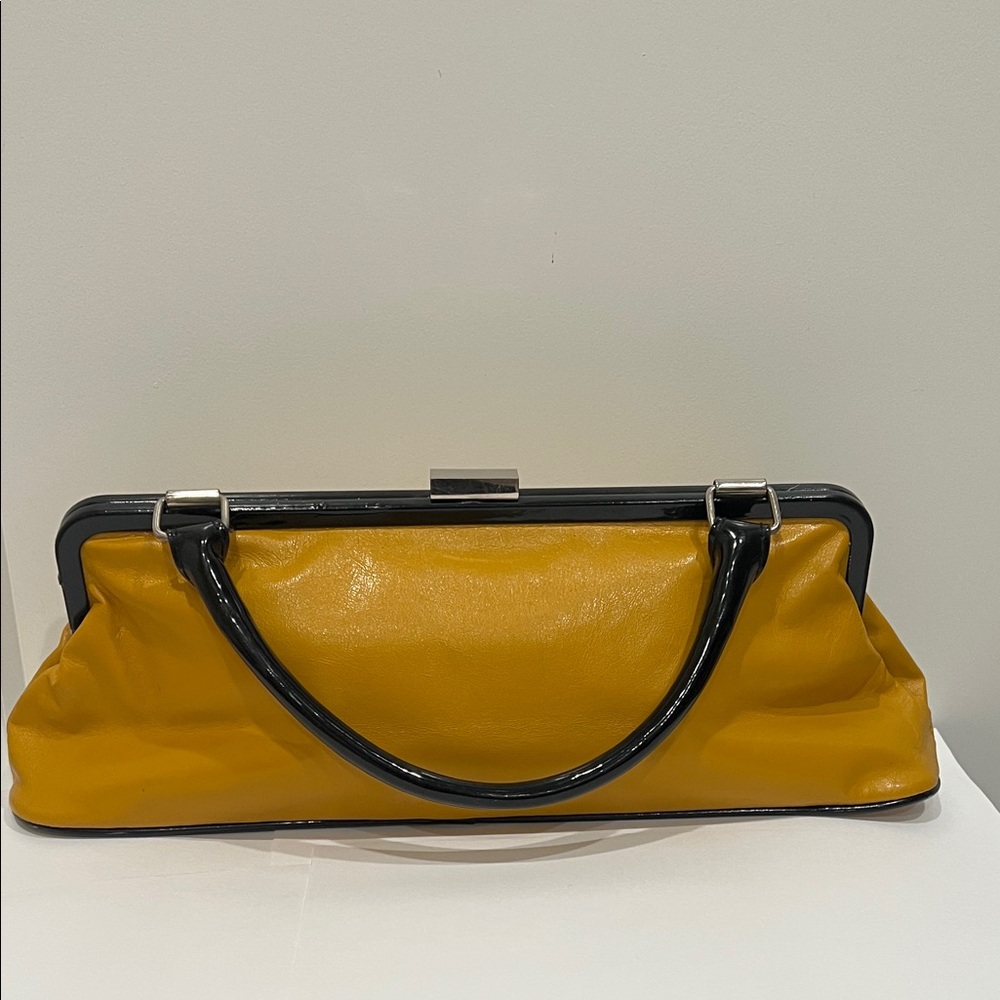 Retro yellow and black handbag. - Picture 2 of 4